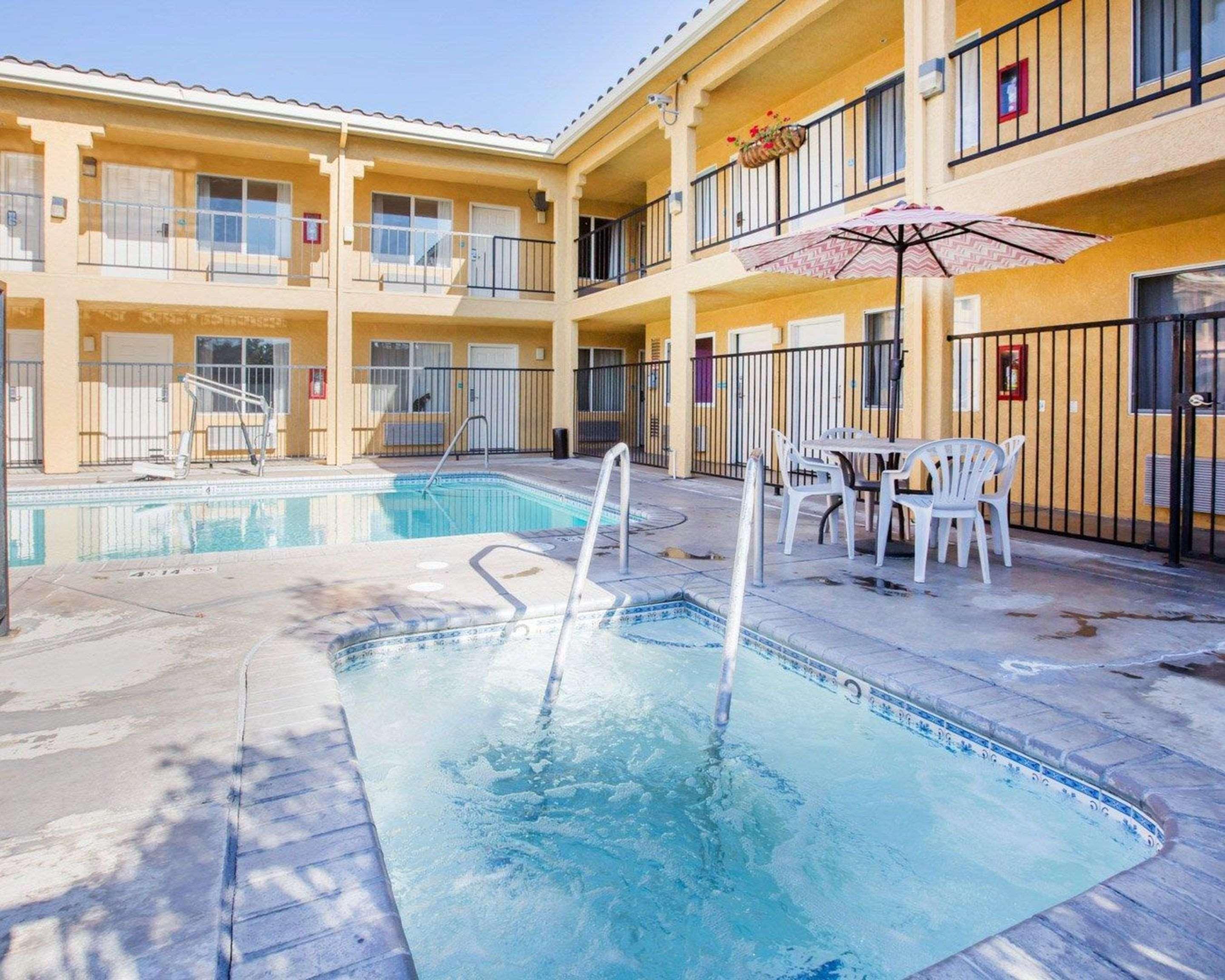 Econo Lodge Inn & Suites Lodi - Wine Country Area Ngoại thất bức ảnh